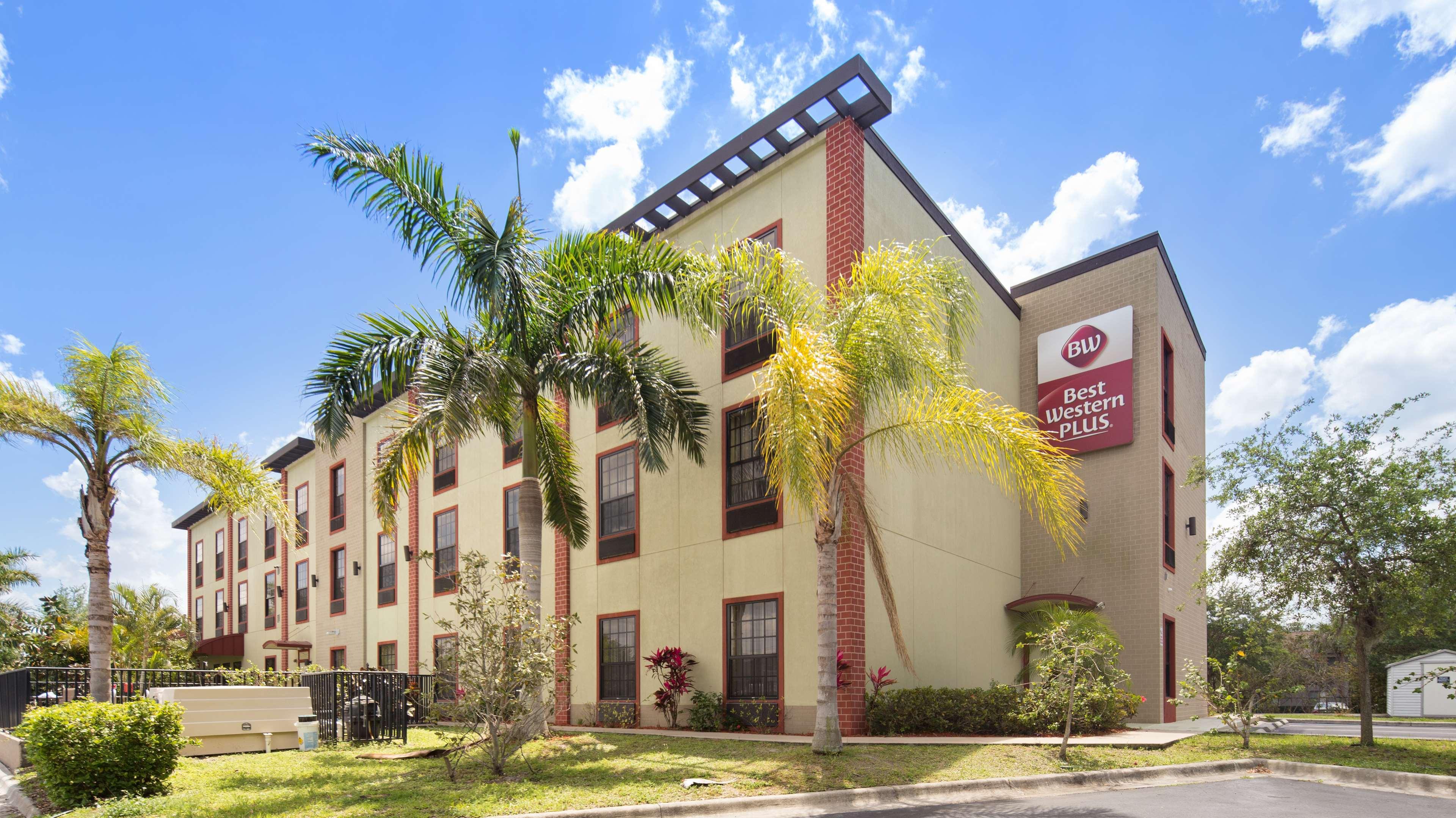 Best Western Plus Bradenton Gateway Hotel Exterior photo