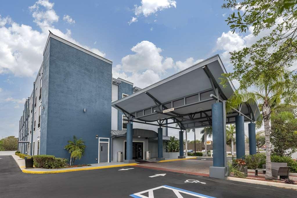 Best Western Plus Bradenton Gateway Hotel Exterior photo